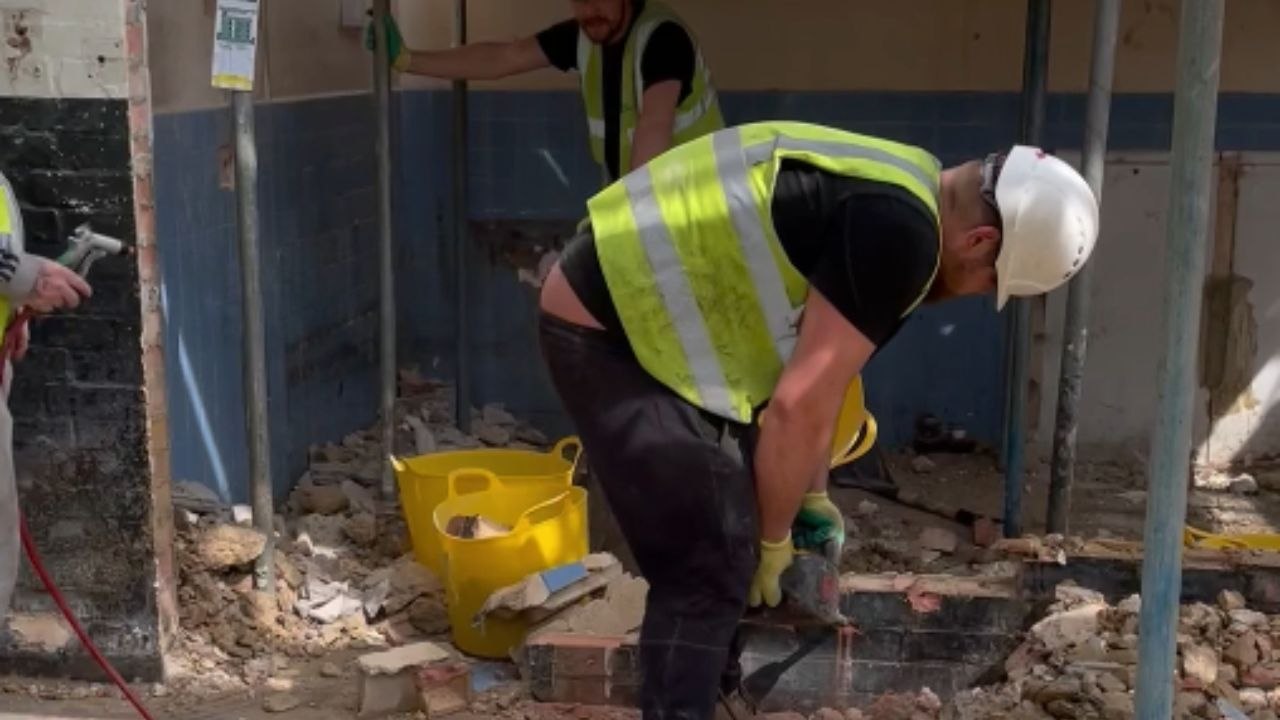 Man pulls a prank on coworker to keep the workplace from being dull