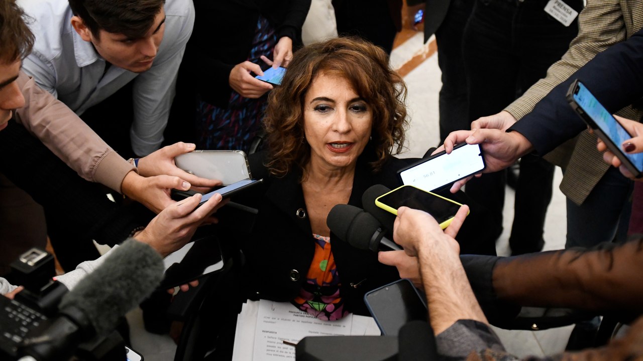 El Gobierno defiende la "profesionalidad y honorabilidad" del fiscal tras su imputación