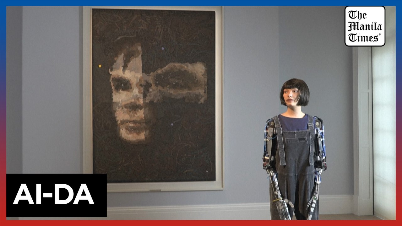 Portrait by humanoid robot to sell at auction in art world first