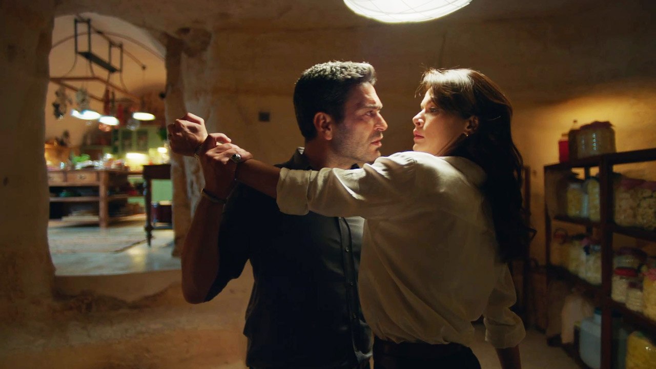 Uzak Şehir  İlk Tanıtım