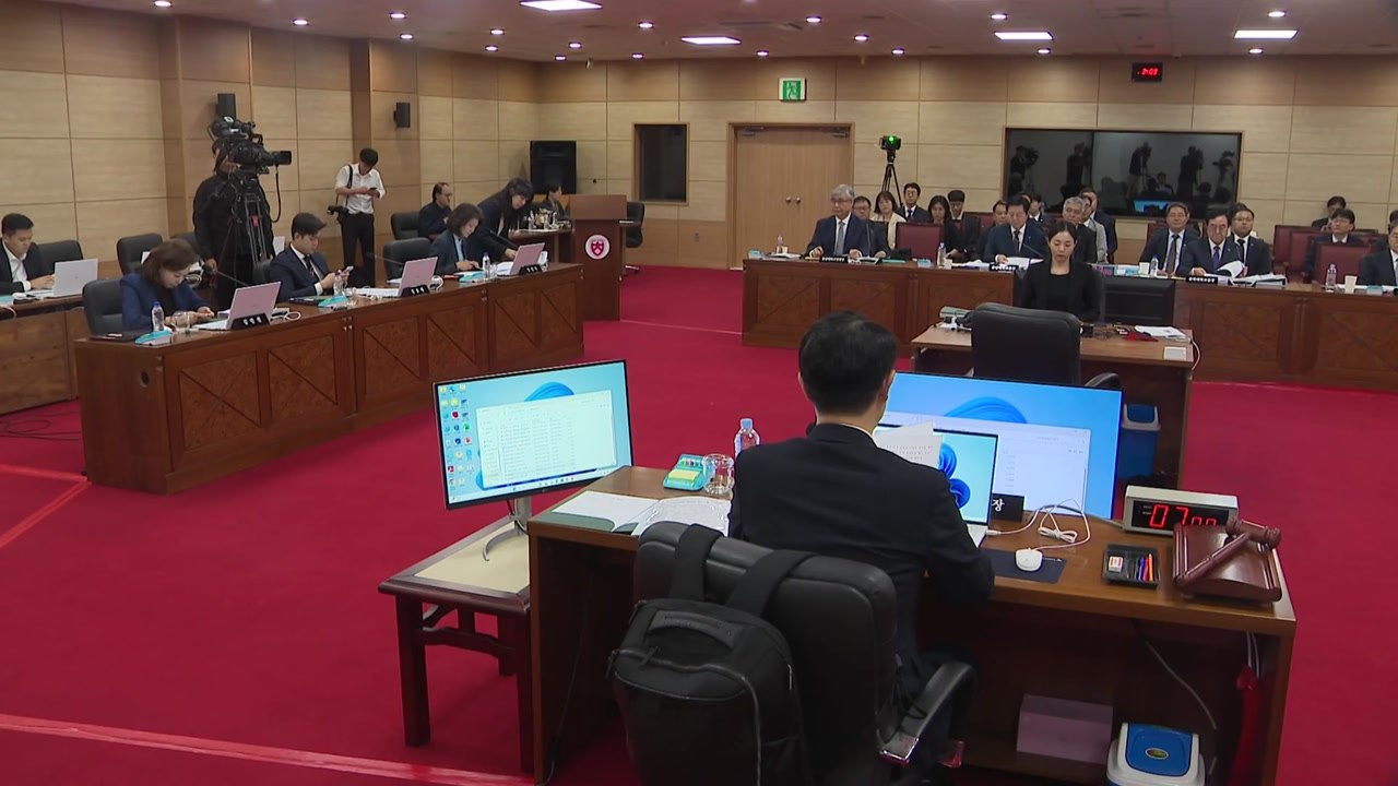 "무리한 의대생 증원"...의대 증원 정책 갑론을박 / YTN