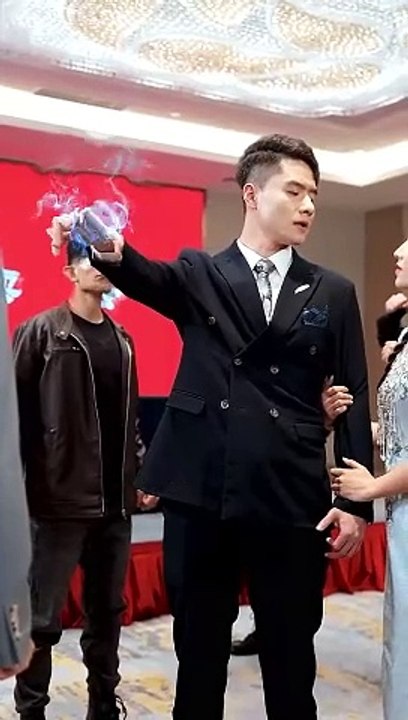 最新熱門爽劇【我幫你上市！你在我背後捅刀子】下集