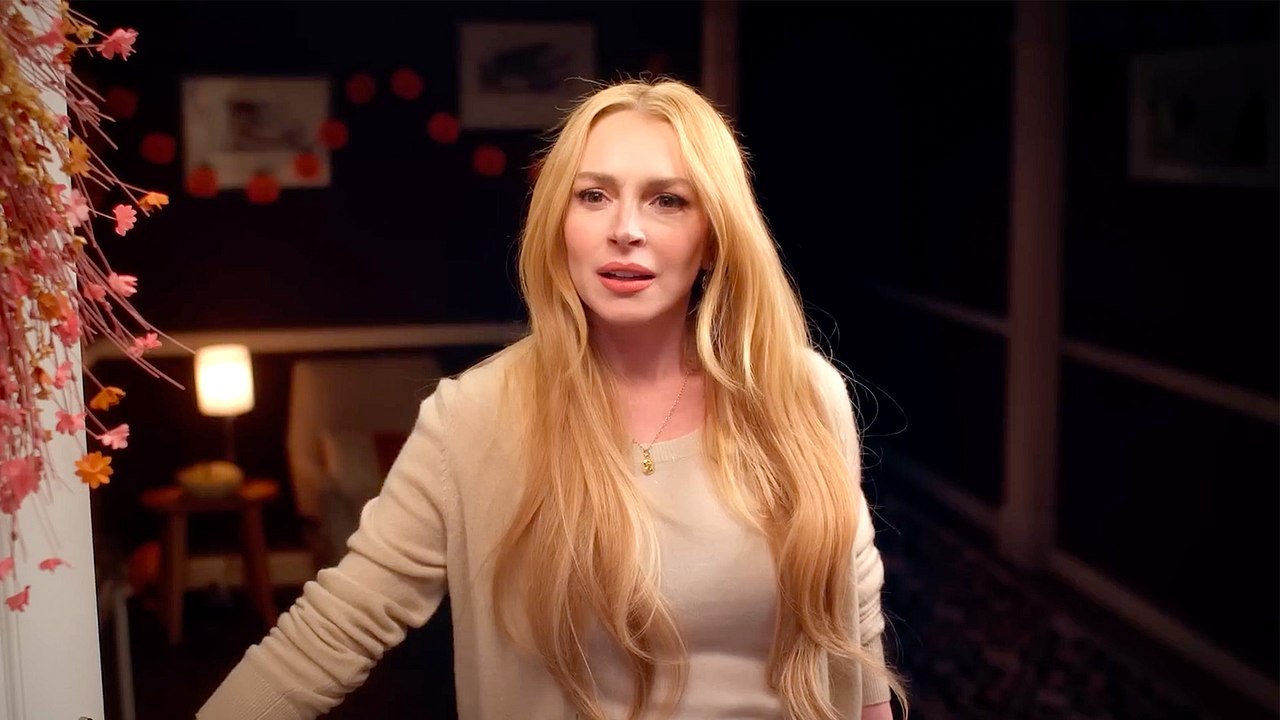 Lindsay Lohan and Netflix Celebrate the Holidays with Festive Collaboration