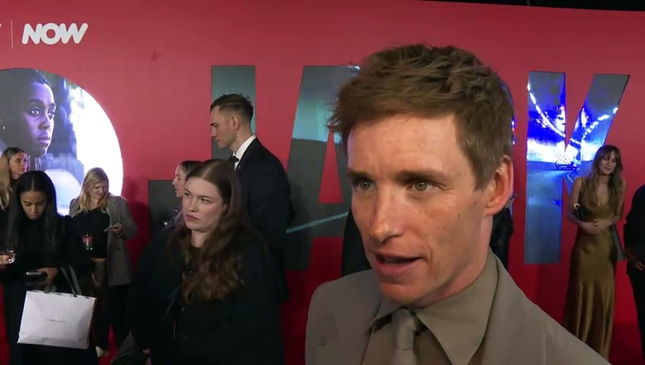 Eddie Redmayne Shows Off His German Language Skills