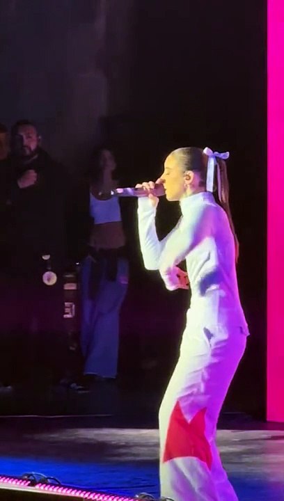 Tini Stoessel en el recital de Young Miko en Rosario