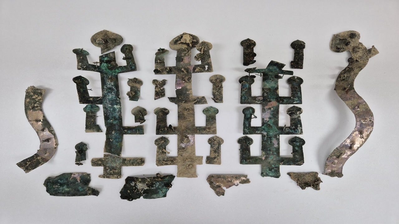 경산 고분군에서 '천마총 금관' 유사한 금동관 출토 / YTN