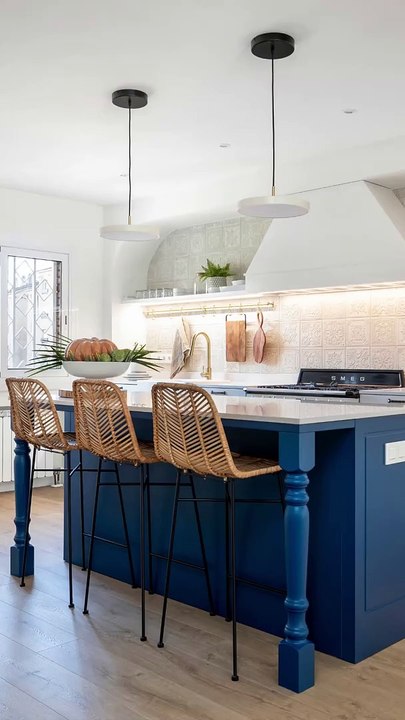 Antes y después: era una casa pequeña y desfasada y ahora es moderna y bonita con una COCINA AZUL llena de ideas