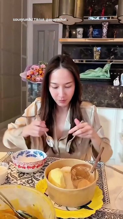 อั้ม พัชราภา รีวิวข้าวเหนียวทุเรียนของพี่ เอ ศุภชัย