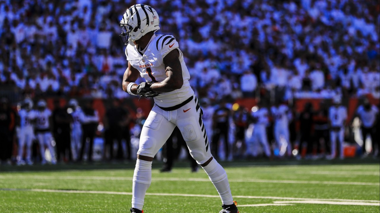 Optimizing Fantasy Football Picks: Wide Receivers Insight