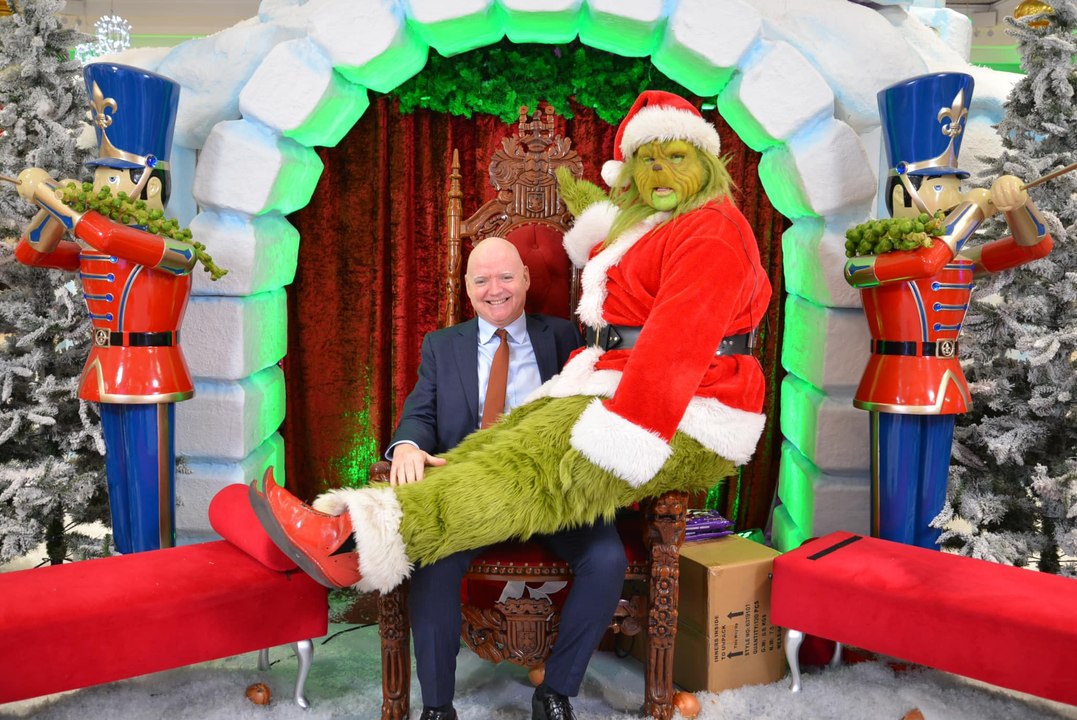 Rushmere christmas lights switch on - Made with Clipchamp