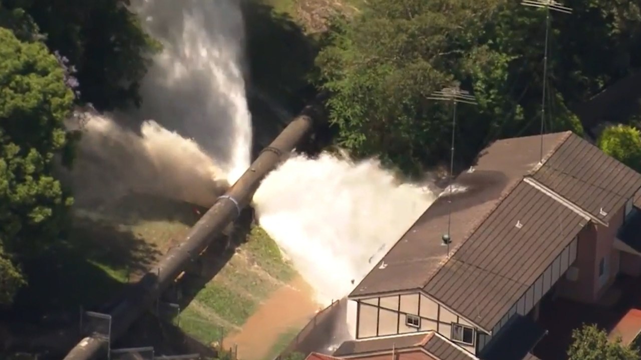 Pipeline bursts in south Sydney