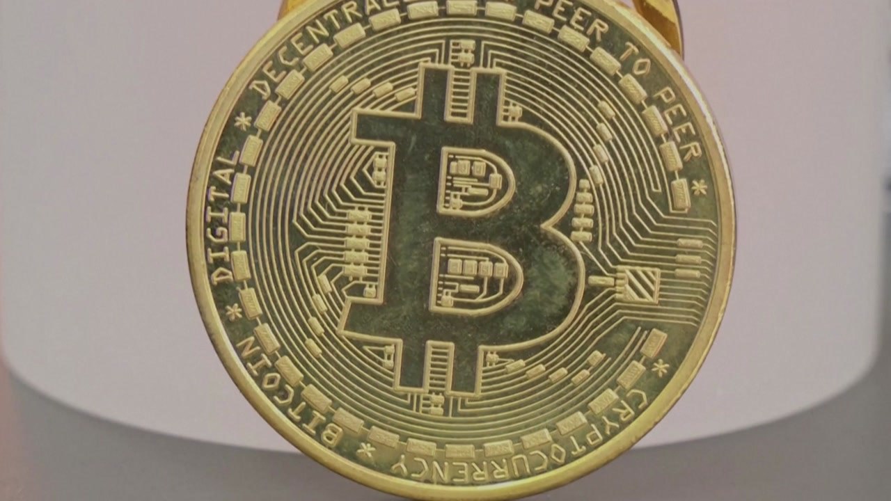 '트럼프 효과' 비트코인, 다시 사상 최고가...7만7천 달러 돌파 / YTN