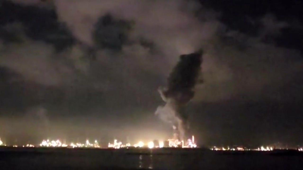 포스코 포항제철소 화재 발생 5시간 만에 완진 / YTN