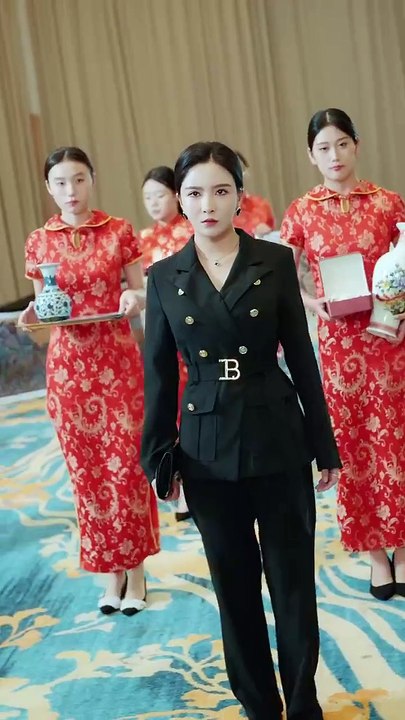 我老公的马甲，你也配穿 "Les gilets de mon mari de Li Ruoxi, vous n'êtes pas qualifié pour porter"