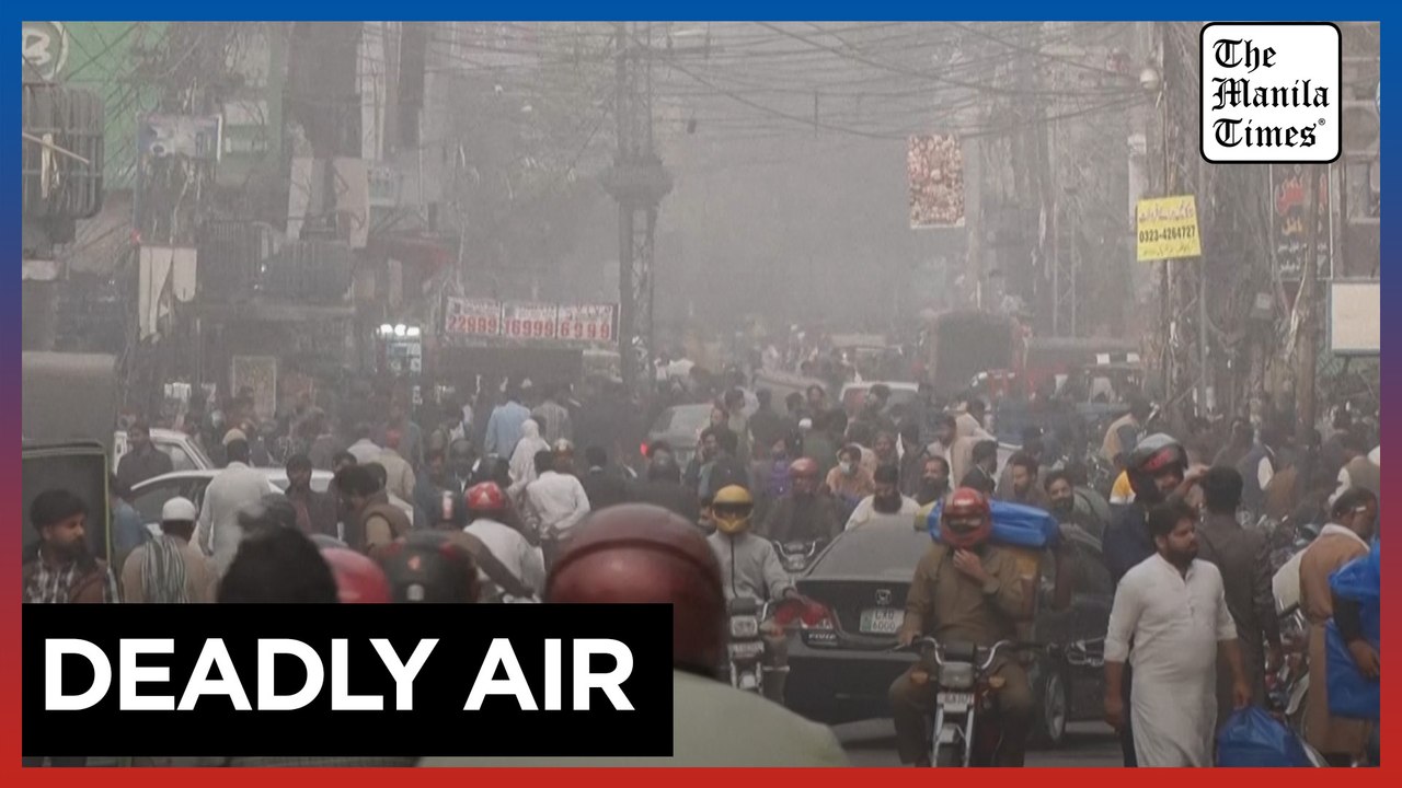 Thick smog brings Lahore City in Pakistan to a standstill