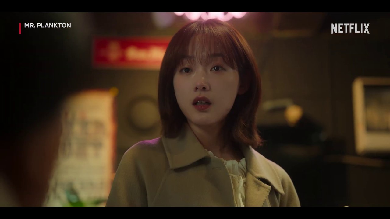 First experience using a mother's credit card | Mr. Plankton | Netflix [ENG SUB]