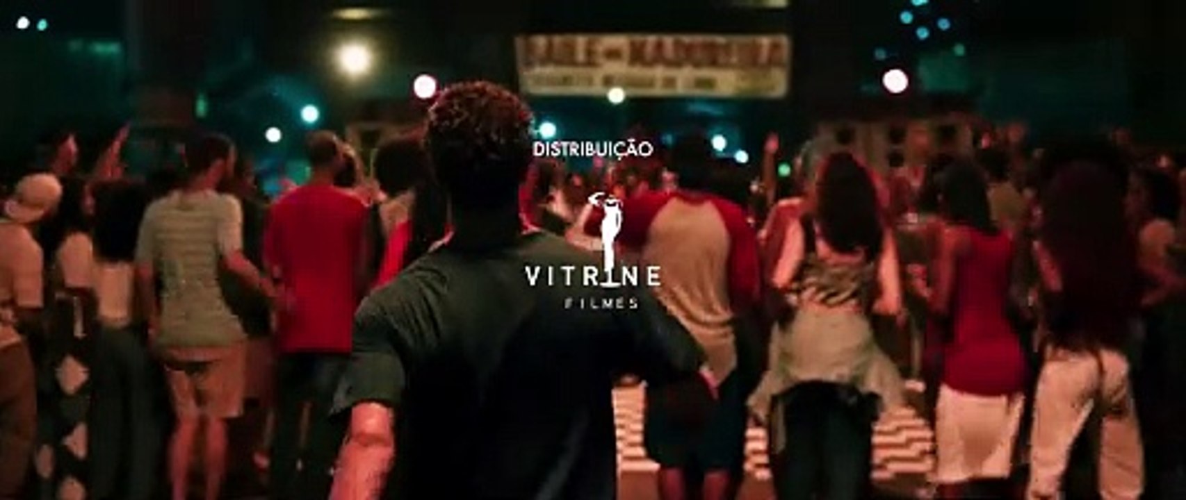 UM LOBO ENTRE OS CISNES | Teaser Oficial