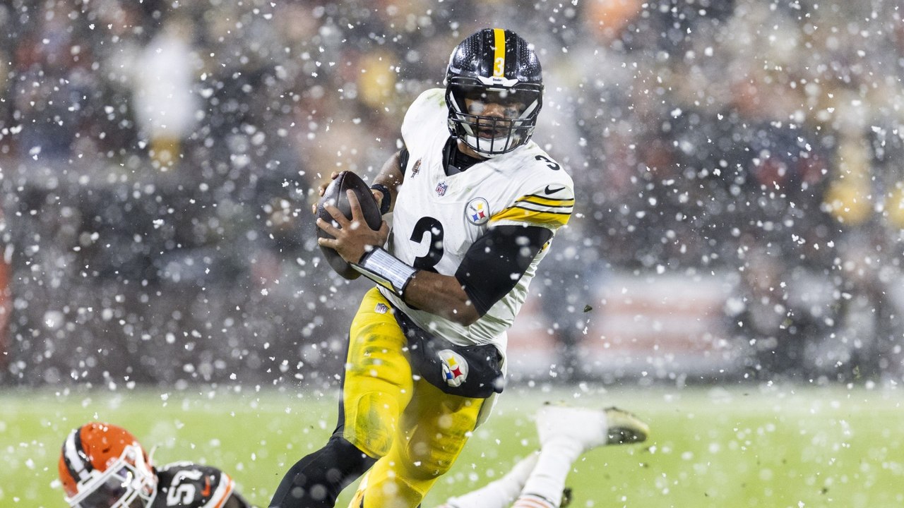 Steelers' Offensive Strategy and Player Performance Review