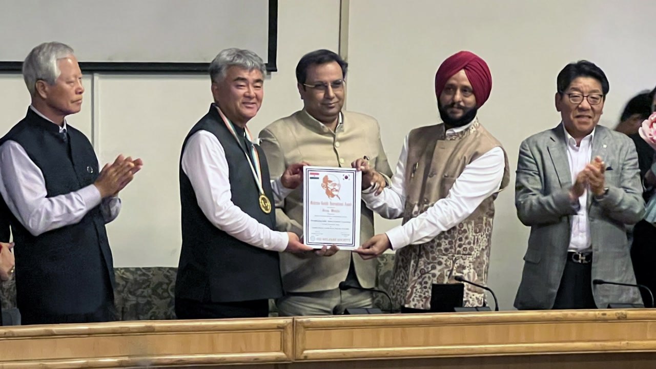 [기업] 대우건설 정원주 회장, 마하트마 간디 국제상 수상 / YTN