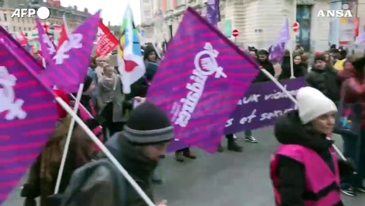 Lille, corteo contro la violenza sulle donne