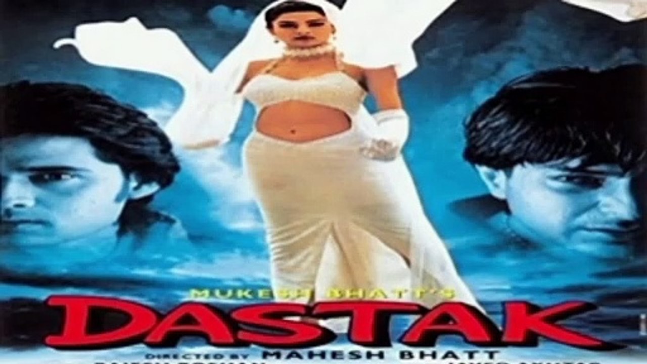 Sheeshe se bani ek ladki