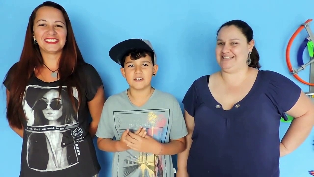 family tickle challenge w/mom and aunt