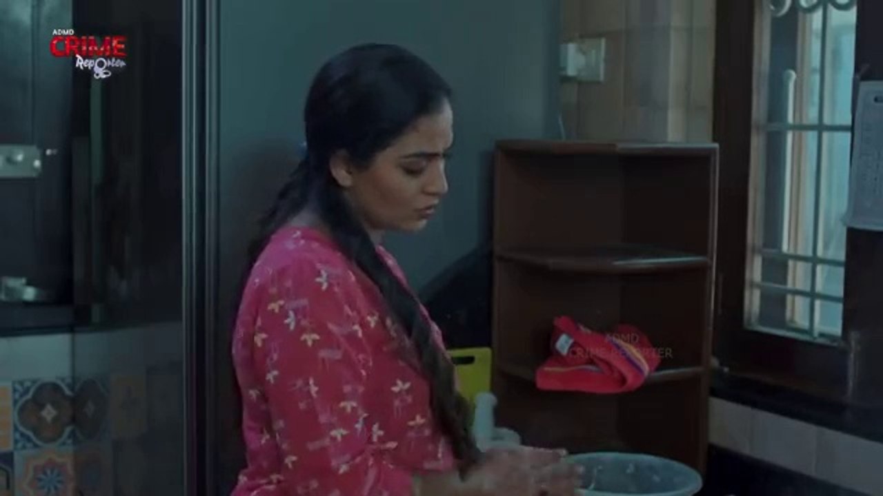 Very Hot web series - crime episode ullu