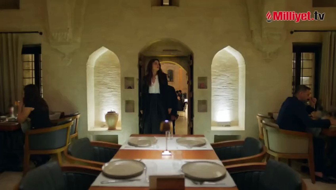 Uzak Şehir'in Yeni Bölümünde Şoke Eden Anlar! 'Benimle Evlenmeye Kararlı Mısın?' 💍