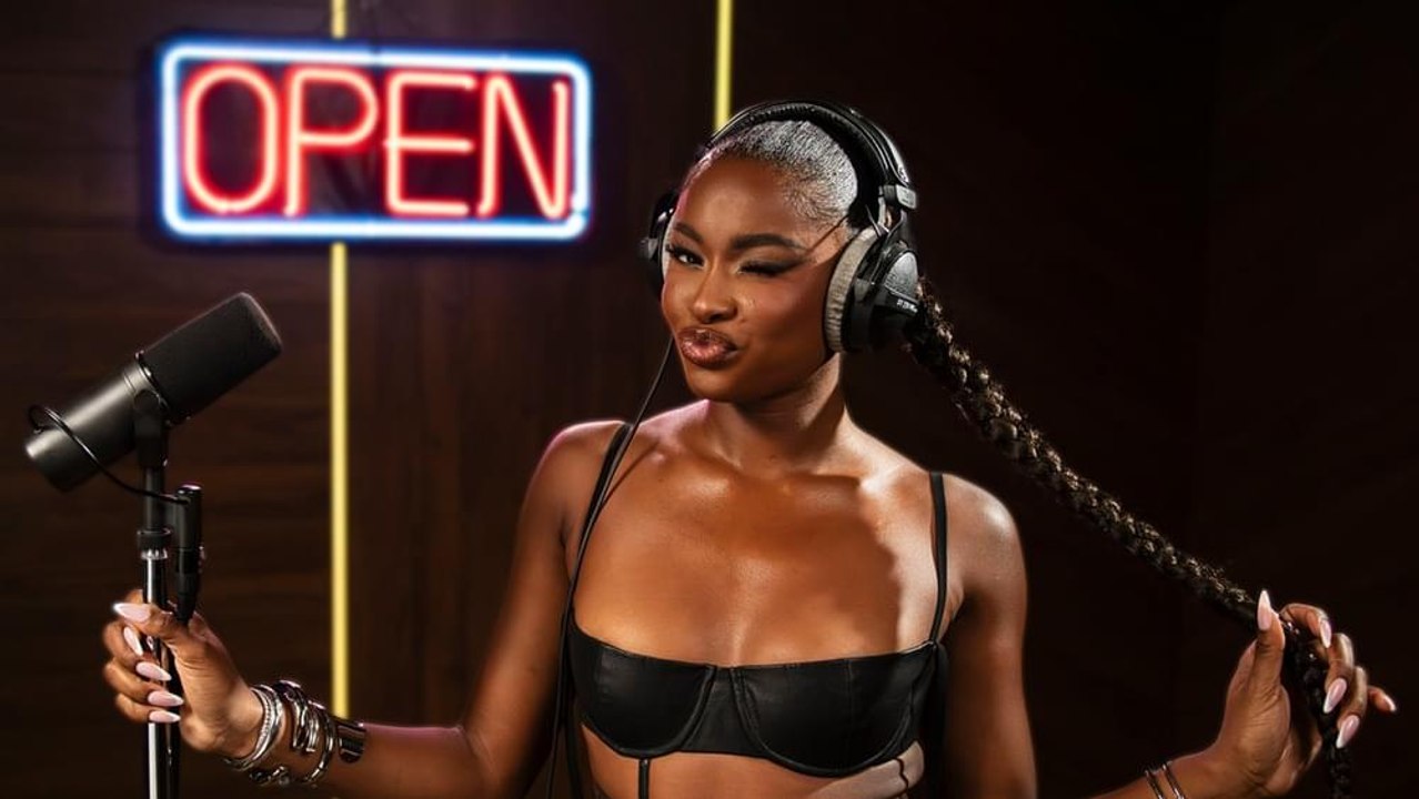 Coco Jones "Sweep It Up" (Live Performance) | Genius Open Mic
