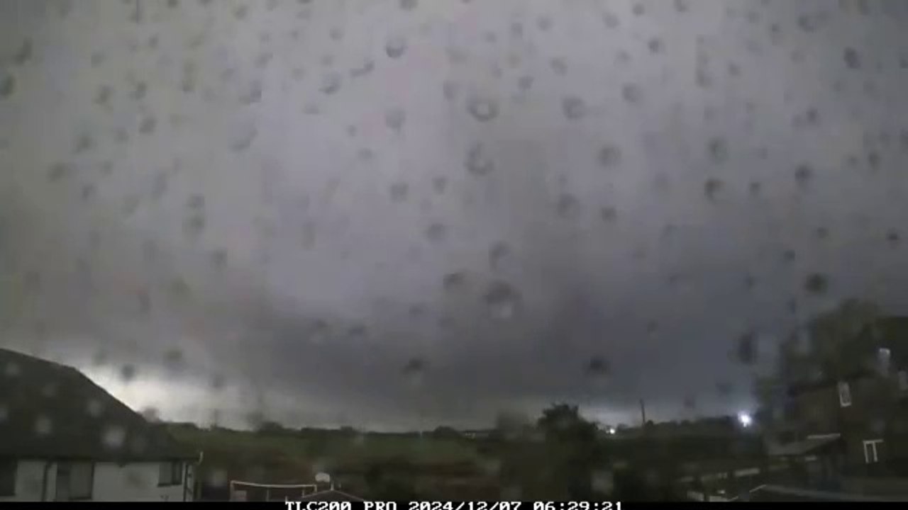 Storm Darragh time-lapse shows moment wind changes direction
