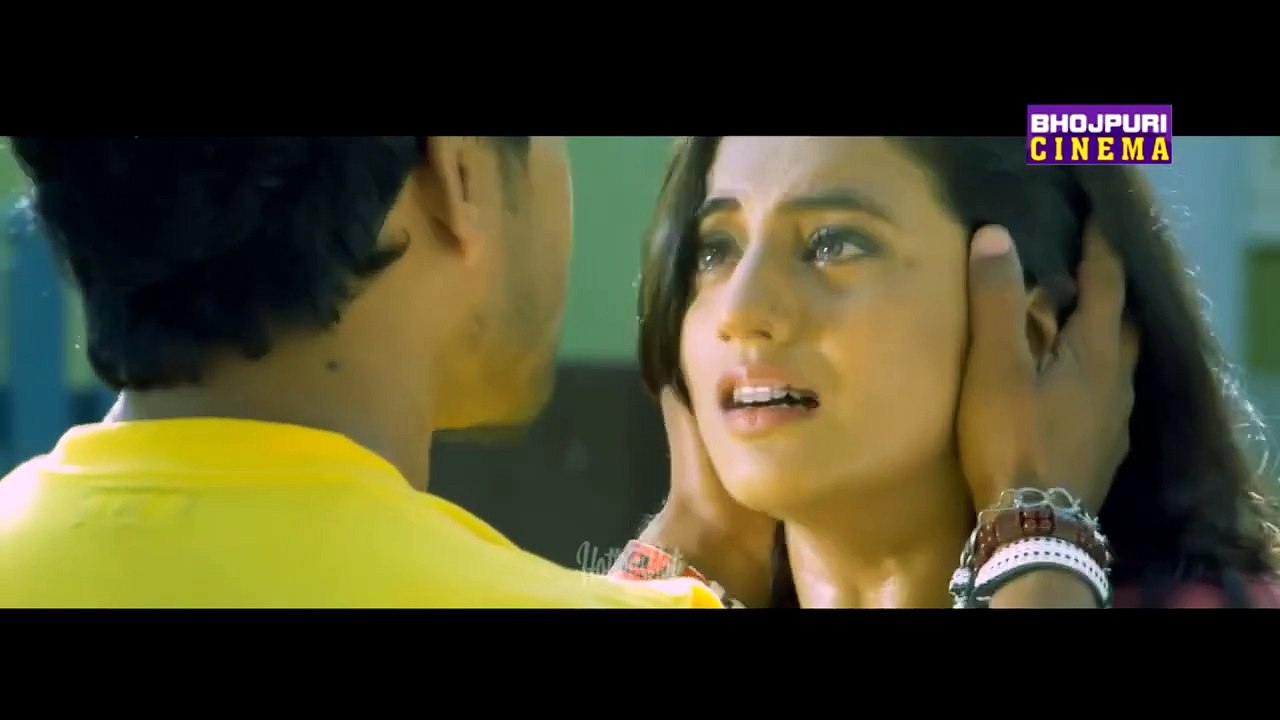 Akshara Singh Juicy Lip Kiss | Bhojpuri Kissing [HD]