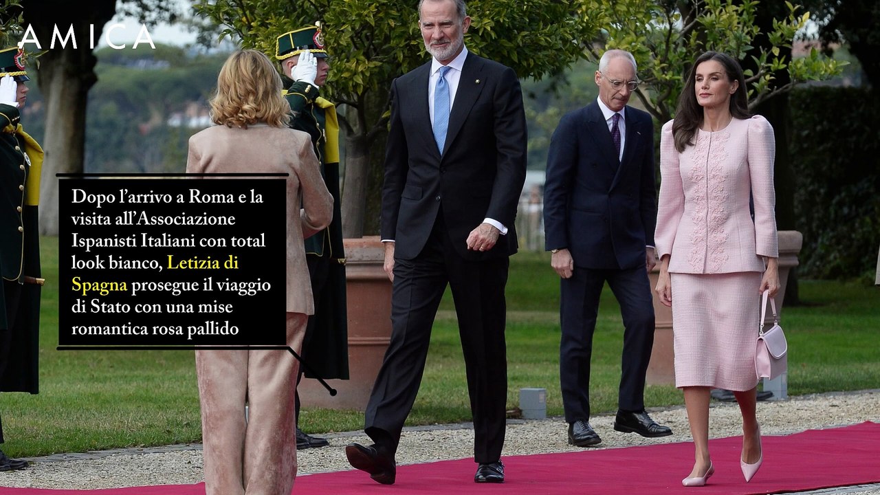 Letizia di Spagna e il completo rosa in tweed