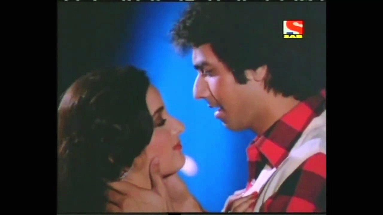 Actress Farha Unseen Lip Kiss