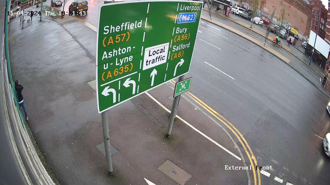 Manchester city centre phone theft