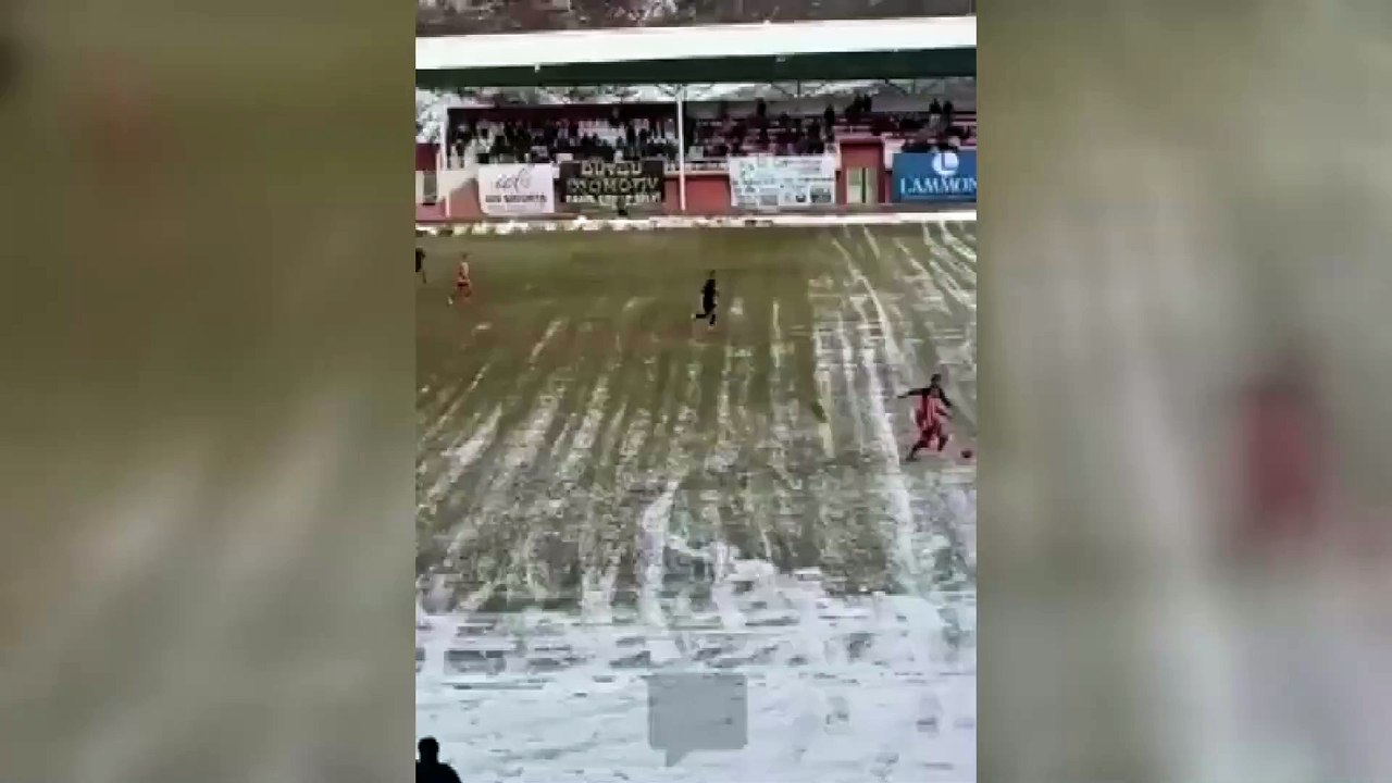 Buzlu zeminde oynanan maçta inanılmaz iddia!