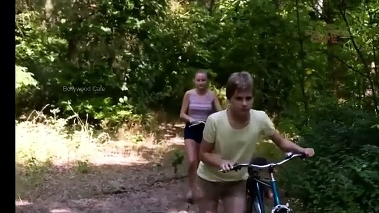 Summer Vacation With Mom Hollywood Movie Explained in Hindi |  Movie Explained by Bollywood Cafe