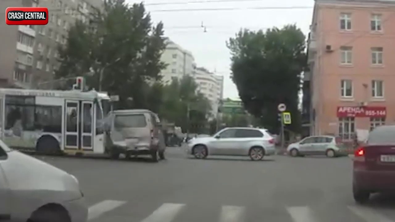 75 SHOCKING Car Crashes Moments Compilation 2024: