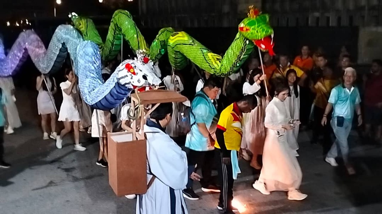 威省大旗鼓游行 白蛇传迎蛇年 许仙法海也来了