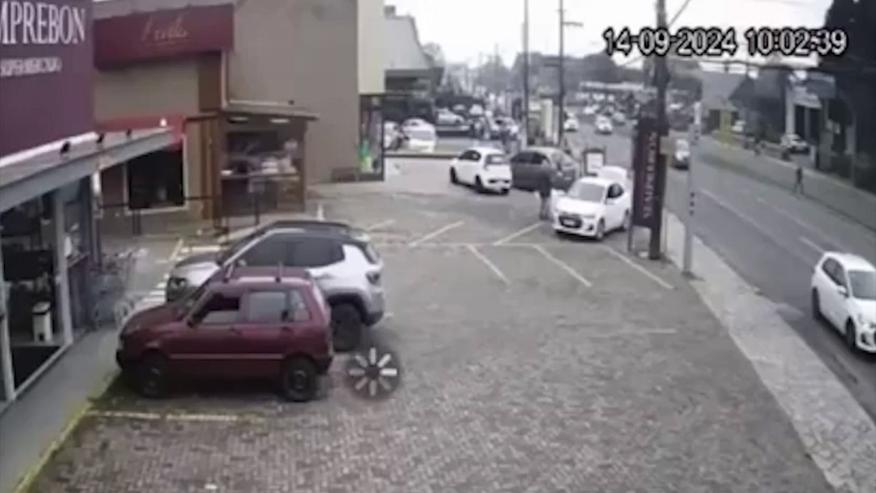 Impressionante: Câmera flagra queda de avião em Gramado