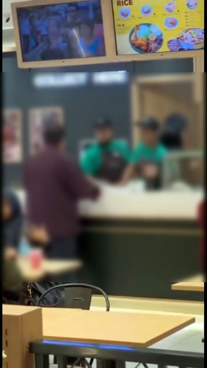 顾客点餐称不会说马来话 员工呛：这里是马来西亚！