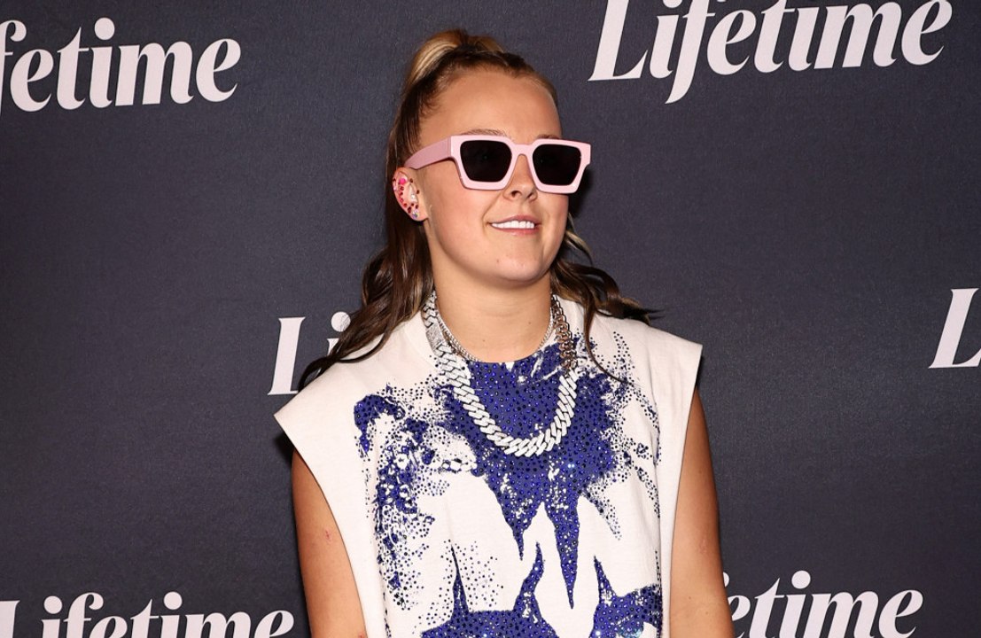 JoJo Siwa delays music video release