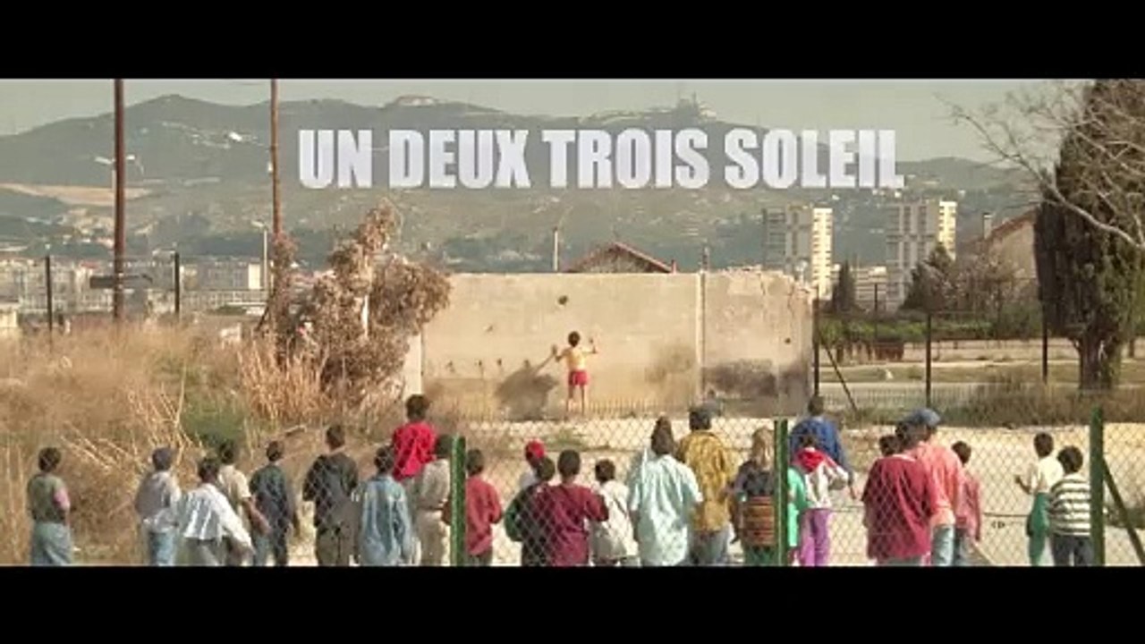 Calmos (1976) - Bande annonce