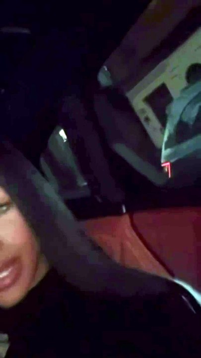 Yailin “La Más Viral” presume de sus pacas de dinero