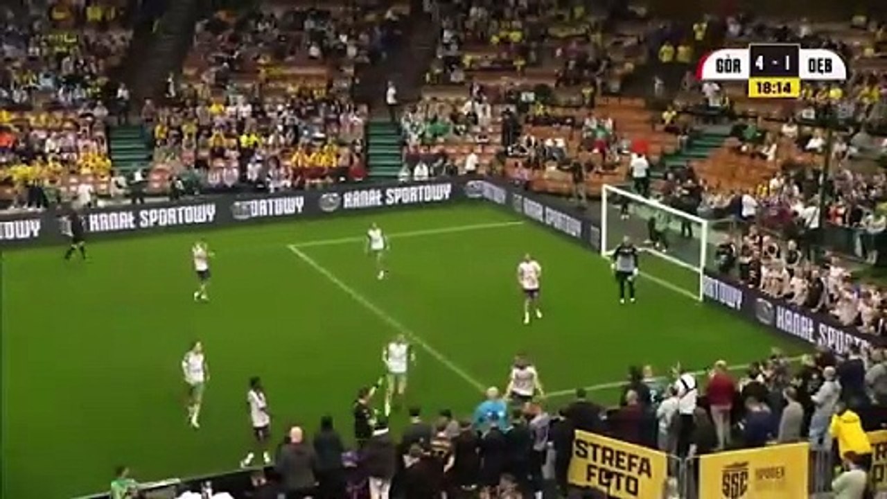 PATADA JUGADOR ALEMÁN