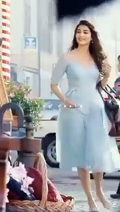 Pooja Hegde romantic scene