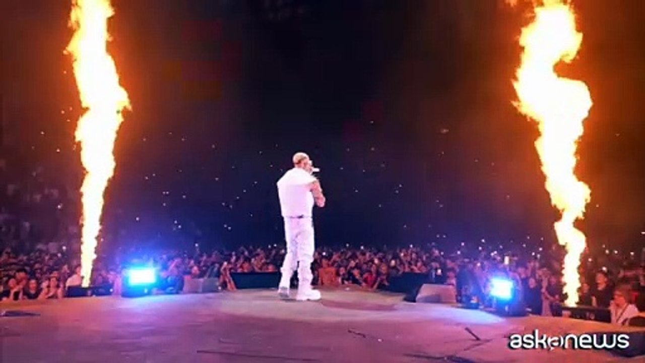 Lazza conquista la sua Milano: con lui tanti amici, da Ghali a Tony Effe