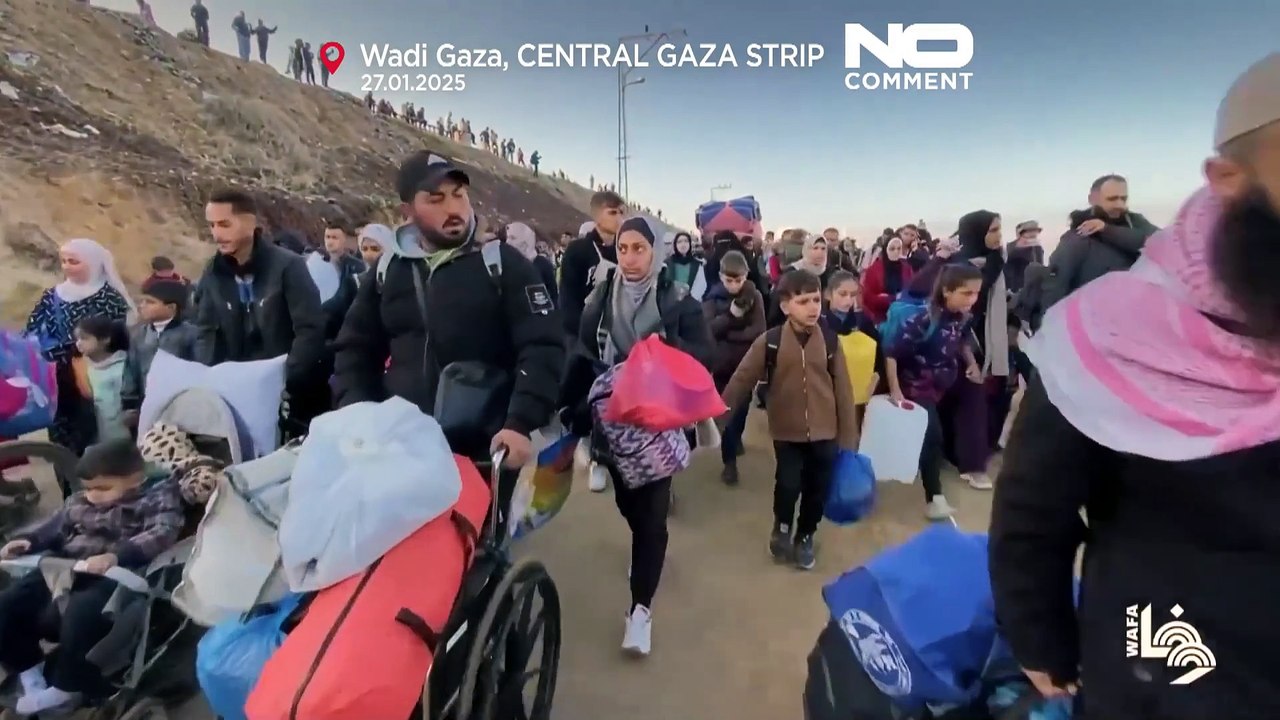 Tens of thousands return to devastated northern Gaza as Israel lifts its closure under truce