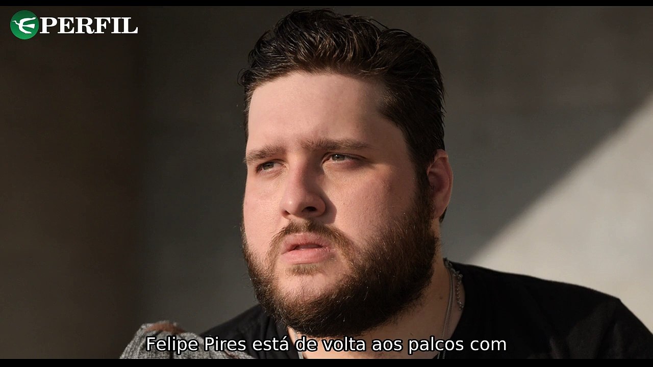 "Desafios musicais, talento e aceitação: famosos compartilham histórias únicas e emocionantes de suas vidas"