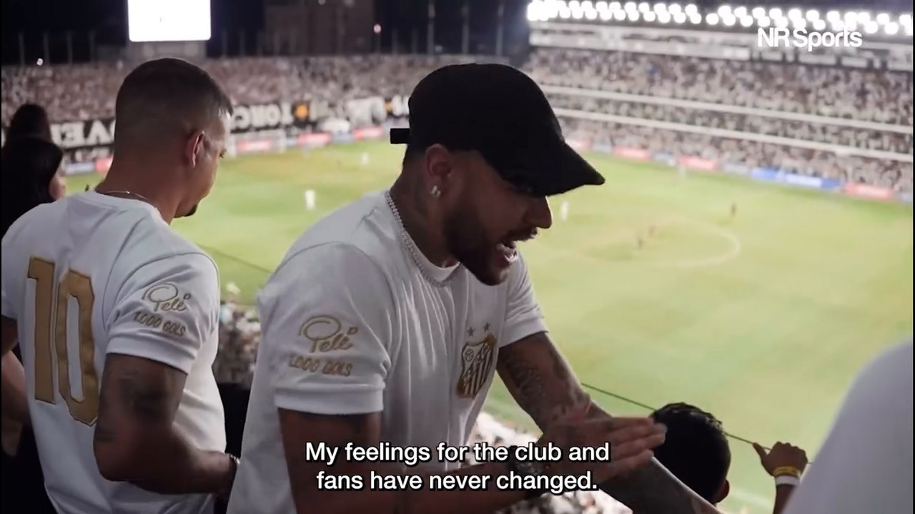 Neymar anuncia retorno ao Santos