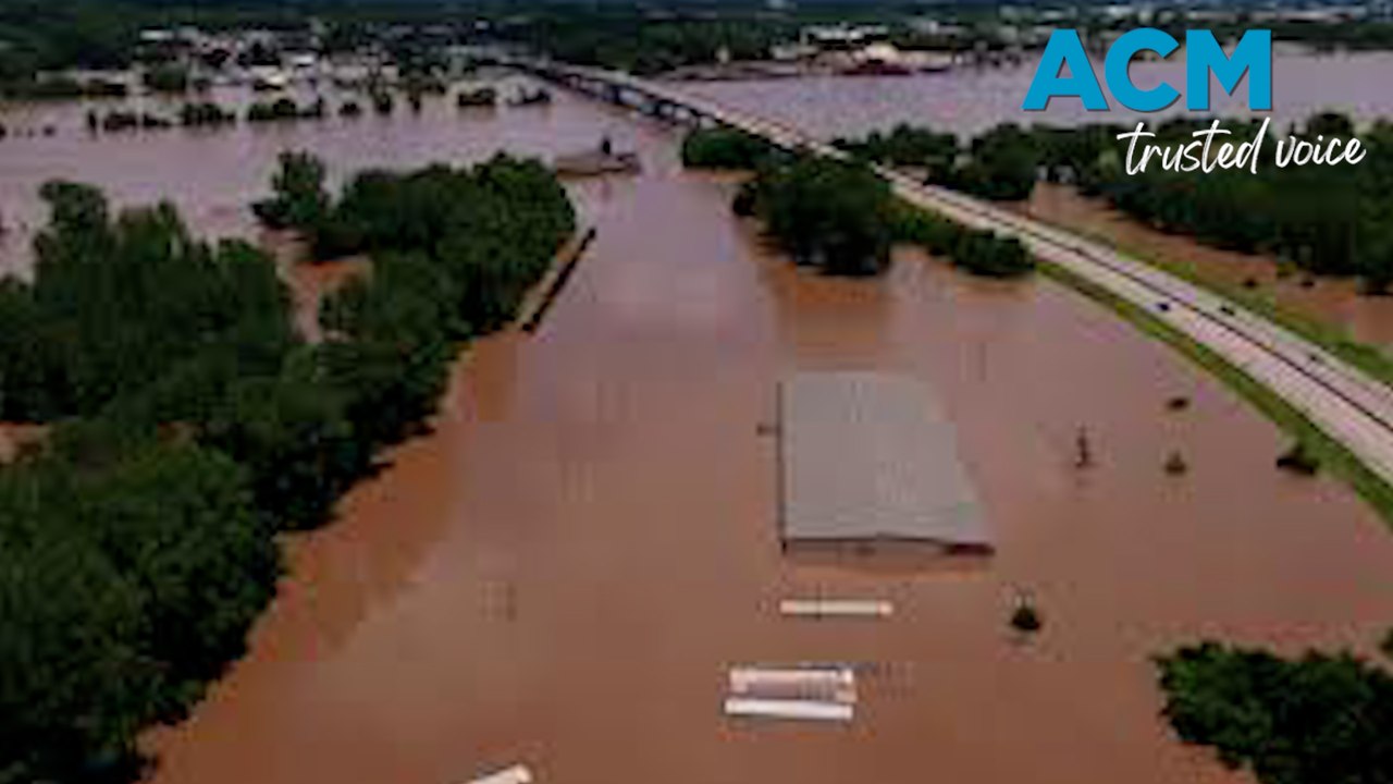 Arkansas creek surges amid flash flood warnings